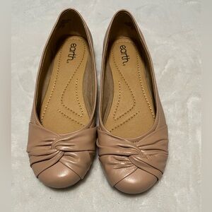 Earth Women's Nude Twist Flats